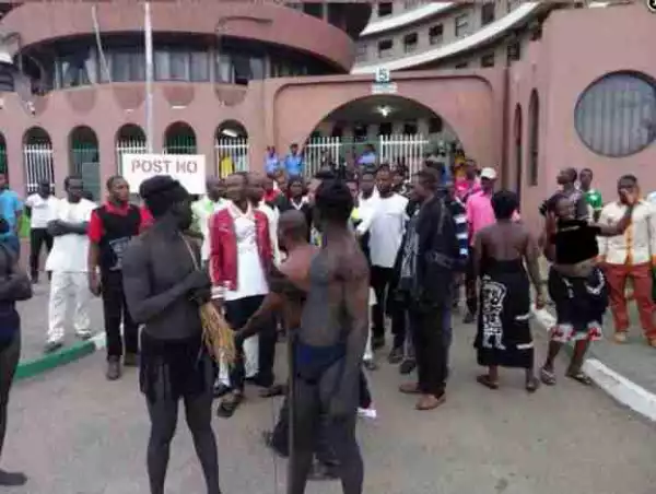 Indigenes Of Abuja Go Unclad In Protest For Slot Of Permanent Secretary (Photos)